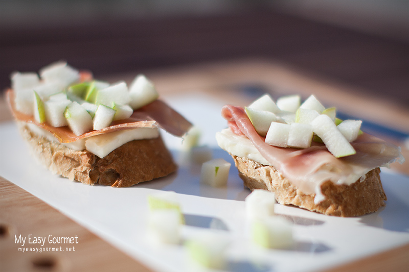 Prosciutto crostini