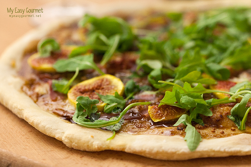 Figs and Prosciutto pizza